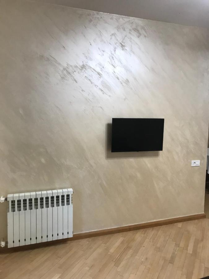Comfortable Apartment In Center Jerevan Buitenkant foto
