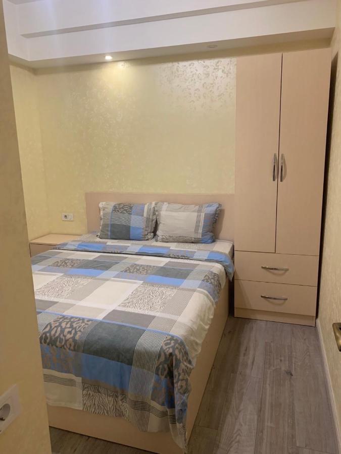 Comfortable Apartment In Center Jerevan Buitenkant foto