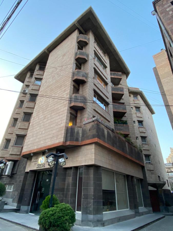 Comfortable Apartment In Center Jerevan Buitenkant foto