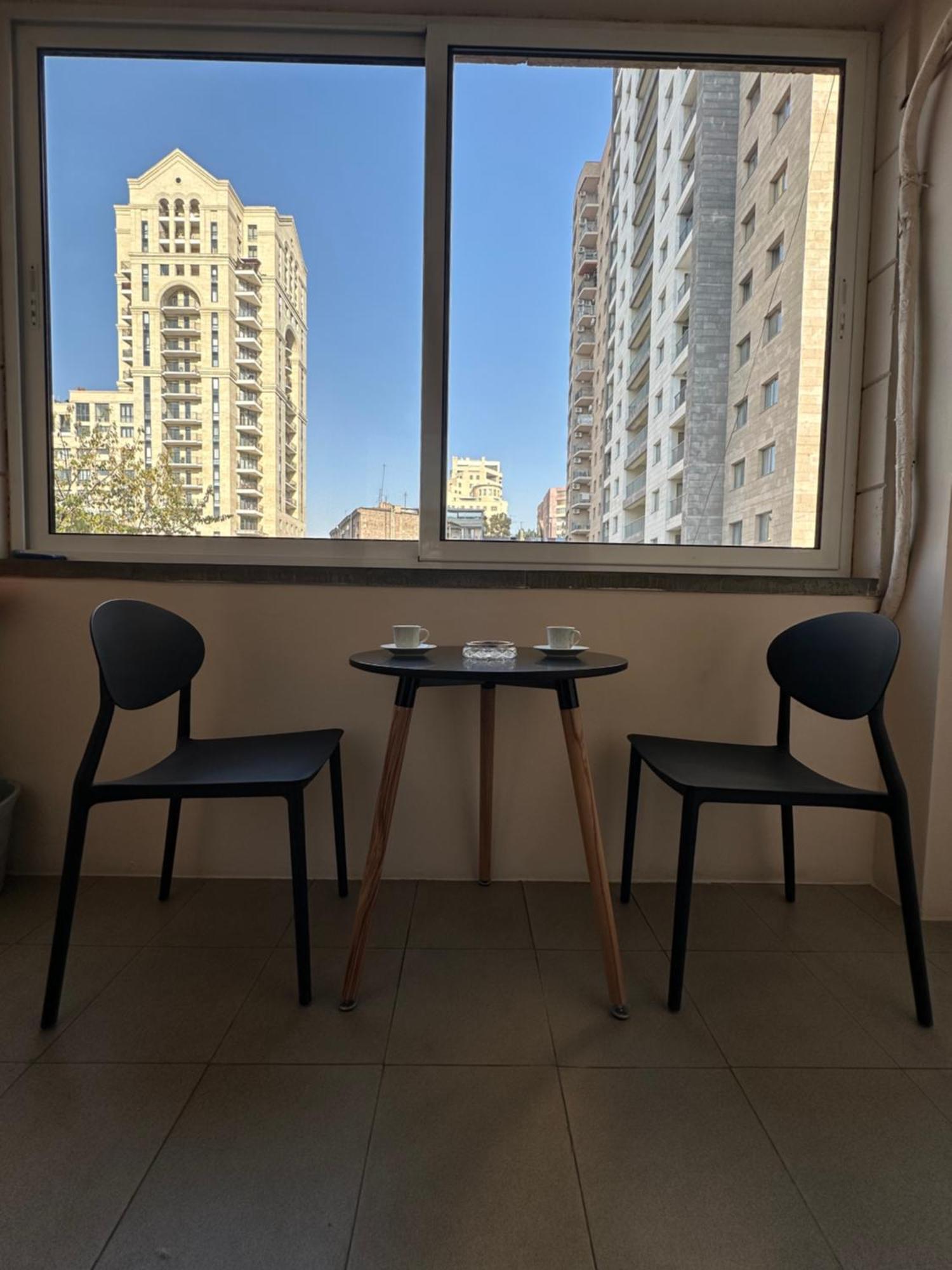 Comfortable Apartment In Center Jerevan Buitenkant foto
